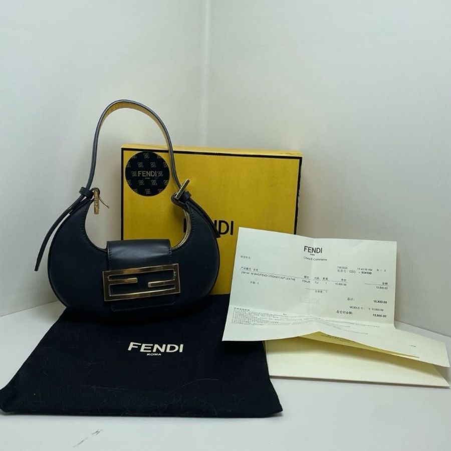 Fendi Cookie腋下包 牛皮mini 黑色 22 x 17.5 x 4.5 9新 配件塵袋 購證 盒-2