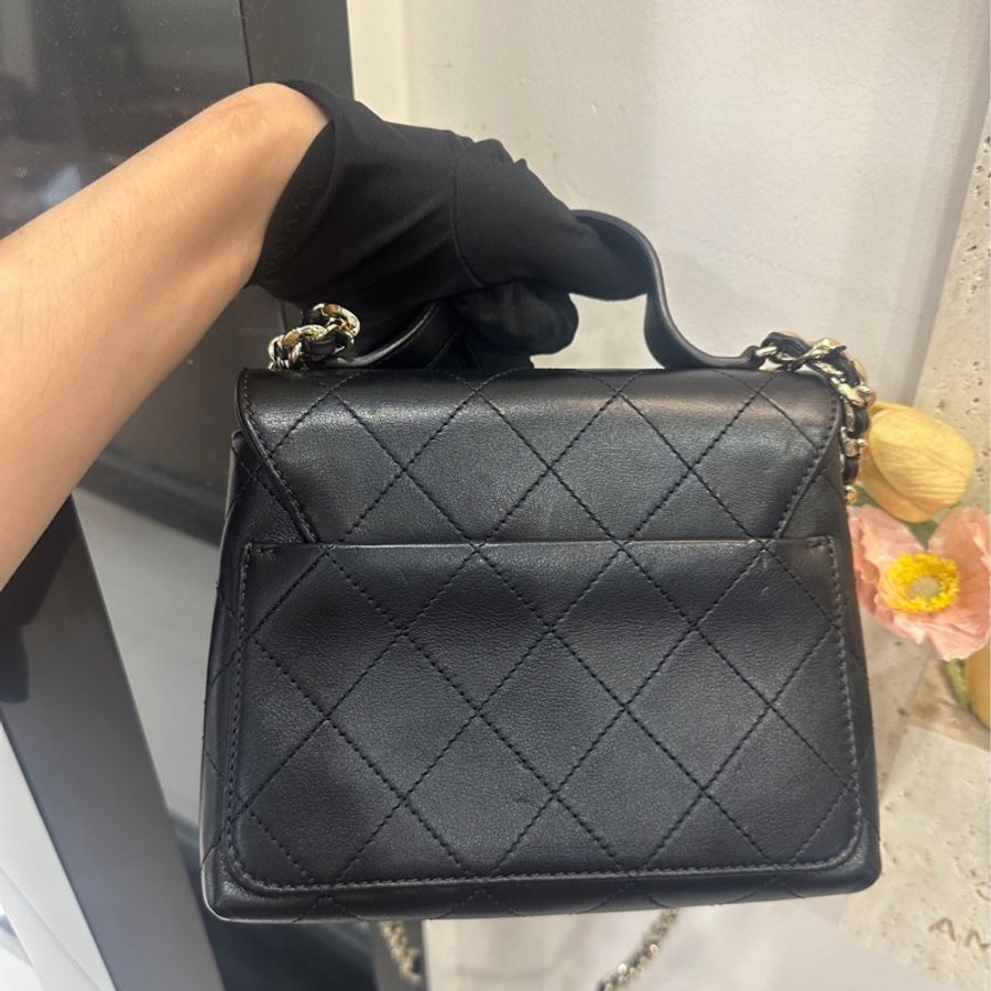 97新 chanel 香奈兒黑金手柄郵差包 28開菱格皮穿鏈-1
