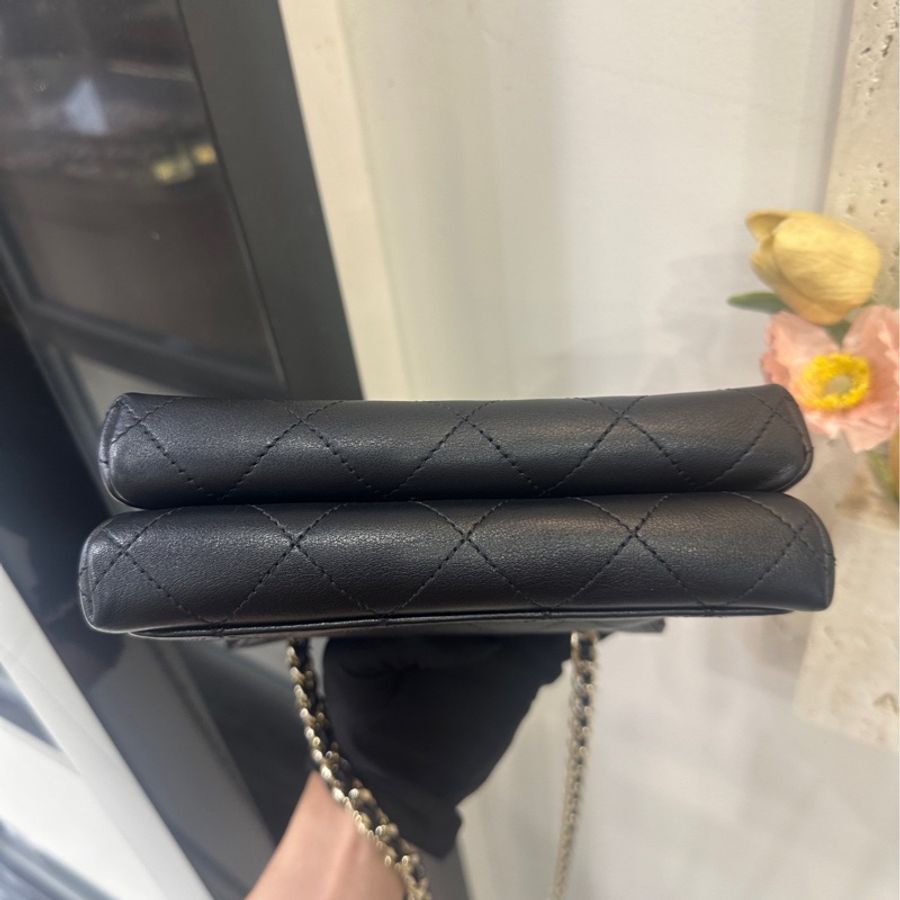 97新 chanel 香奈兒黑金手柄郵差包 28開菱格皮穿鏈-4