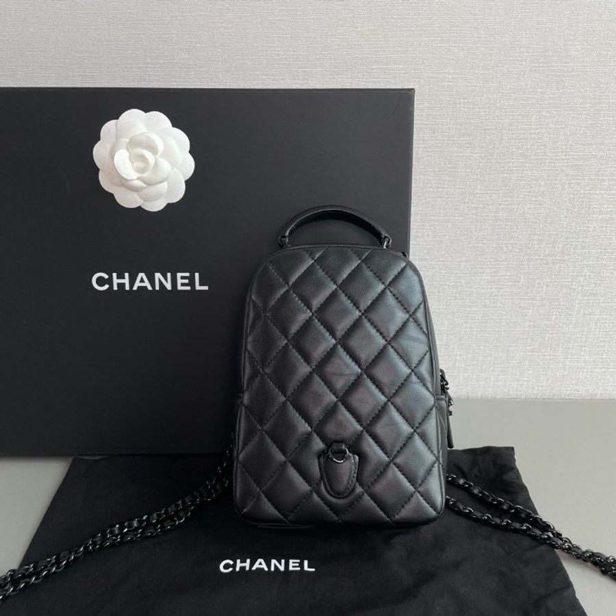 Chanel香奈兒25P 全黑soblack
羊皮mini雙肩包 小書包
98新✨️-1