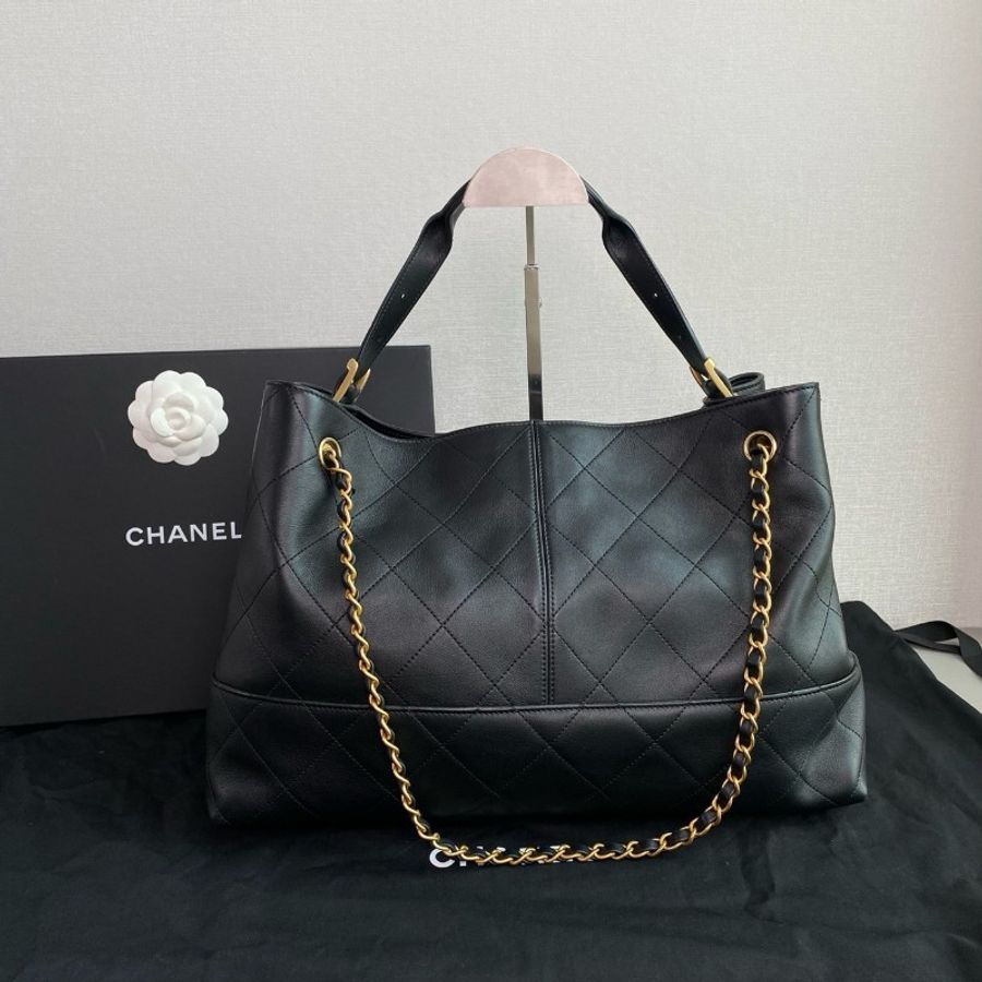Chanel香奈兒25A黑金Hobo
牛皮 雙C金扣 托特包
99新✨️-3