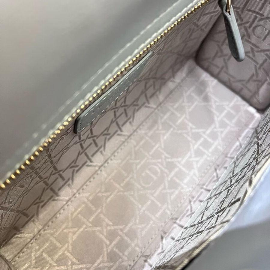 Dior迪奧灰金四格戴妃 18年-6