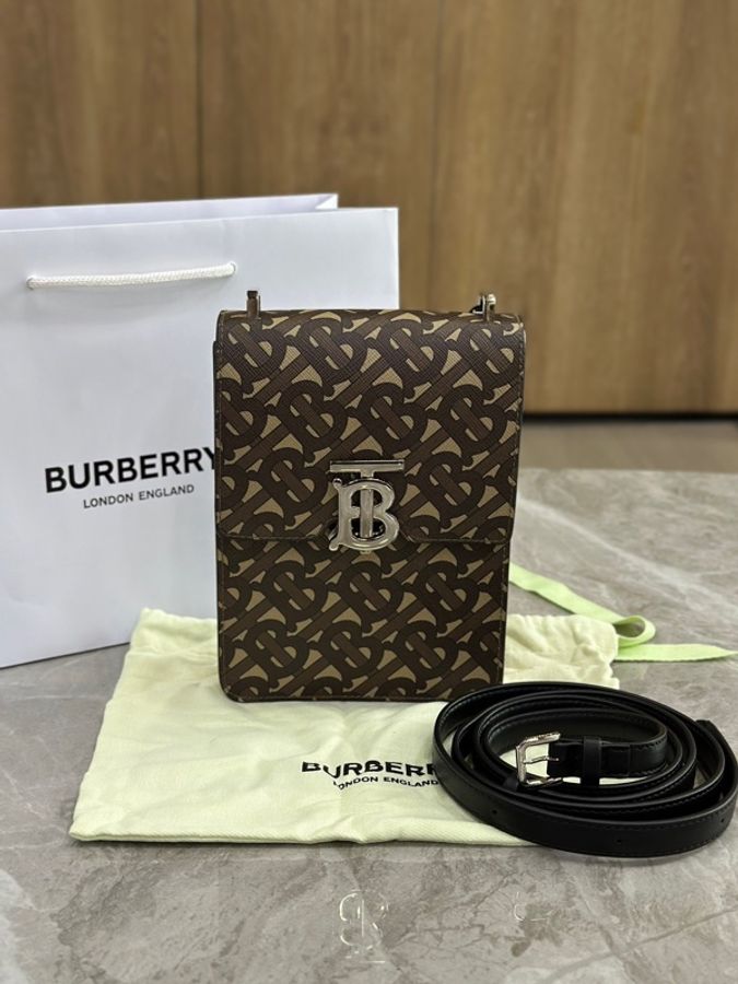 閒置未使用 BURBERRY 巴寶莉洛賓包 相機包 尺寸13*4*18-0