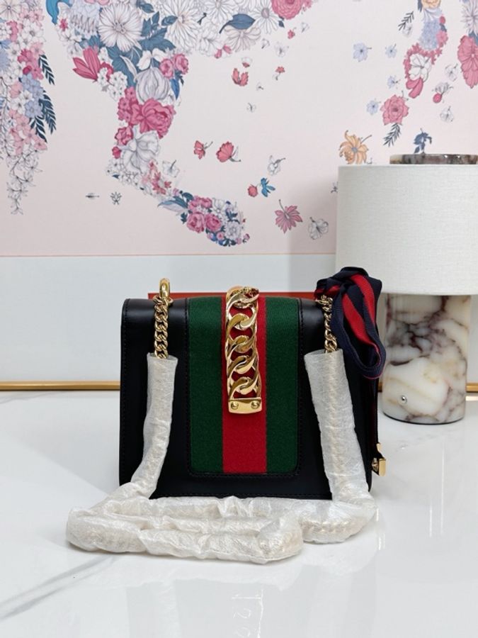 GUCCI 古馳 小號塞爾維亞黑色斜挎包 單肩包 尺寸19*15*8-2