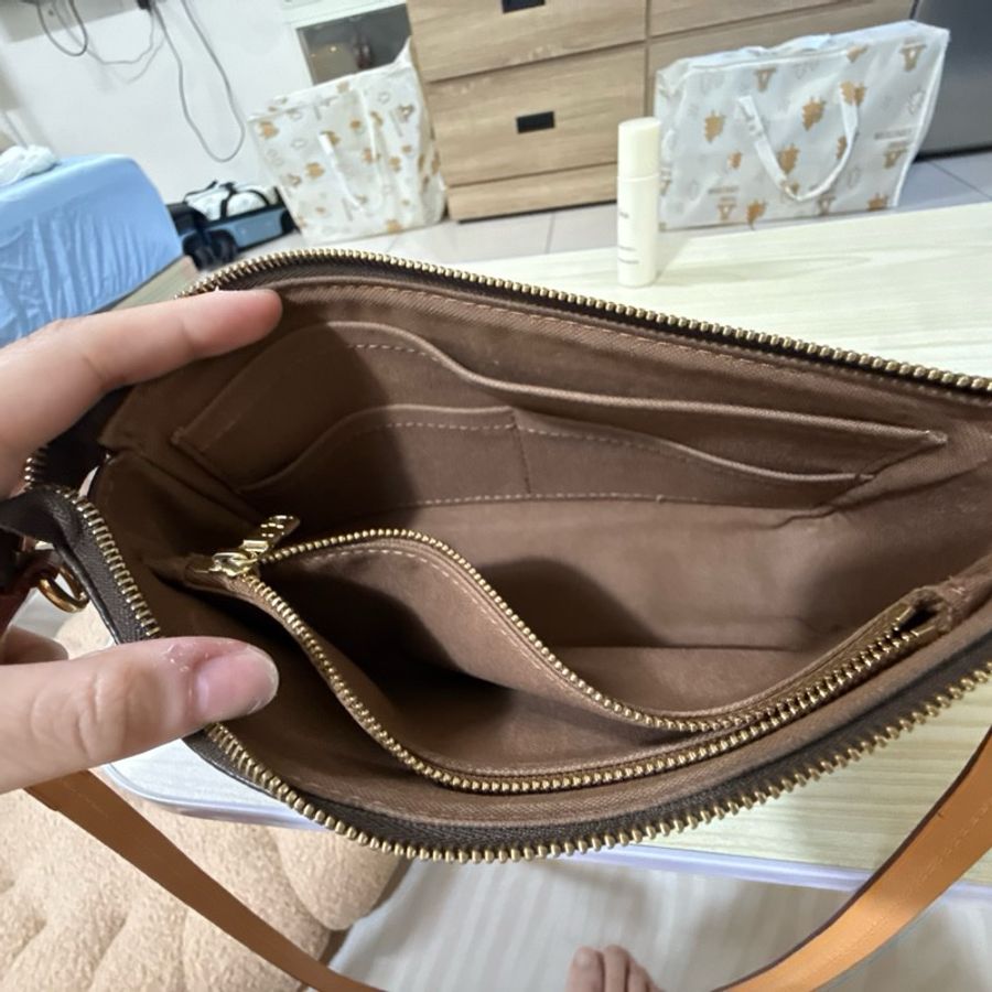 《八成新》LV新款麻將包Pochette Accessoires-8