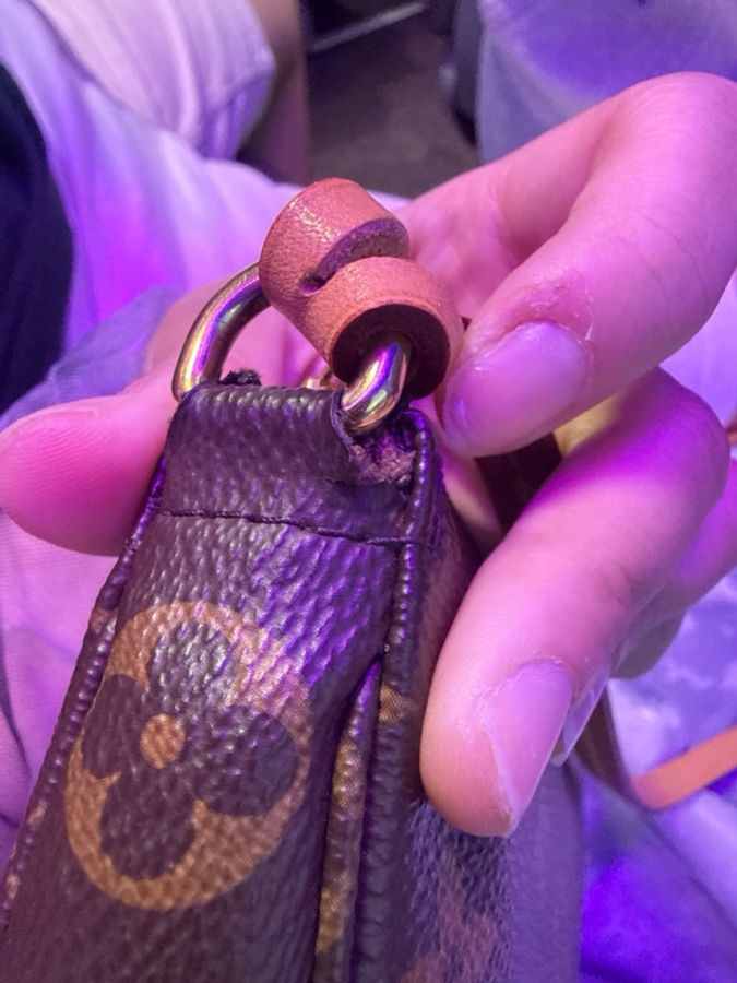 《八成新》LV新款麻將包Pochette Accessoires-13