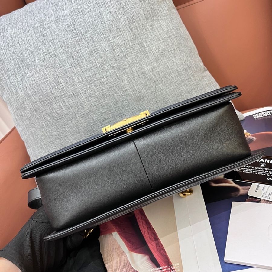 Chanel香奈兒黑金光面牛皮Leboy中號 30開有卡-5