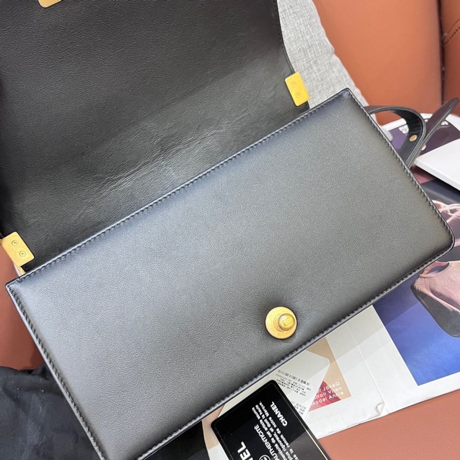 Chanel香奈兒黑金光面牛皮Leboy中號 30開有卡-7