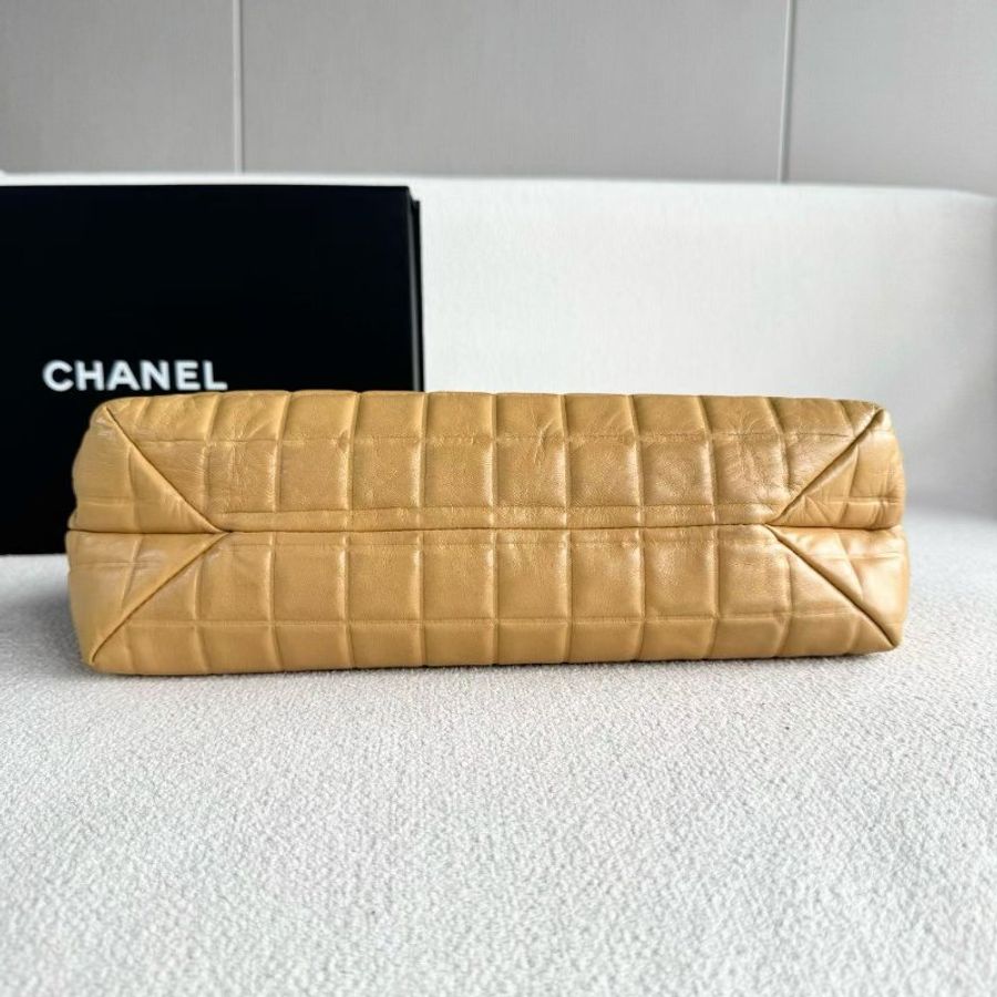 Chanel 奶茶色冰格腋下包 羊皮 29*16*10 98新配件塵袋 保卡-4