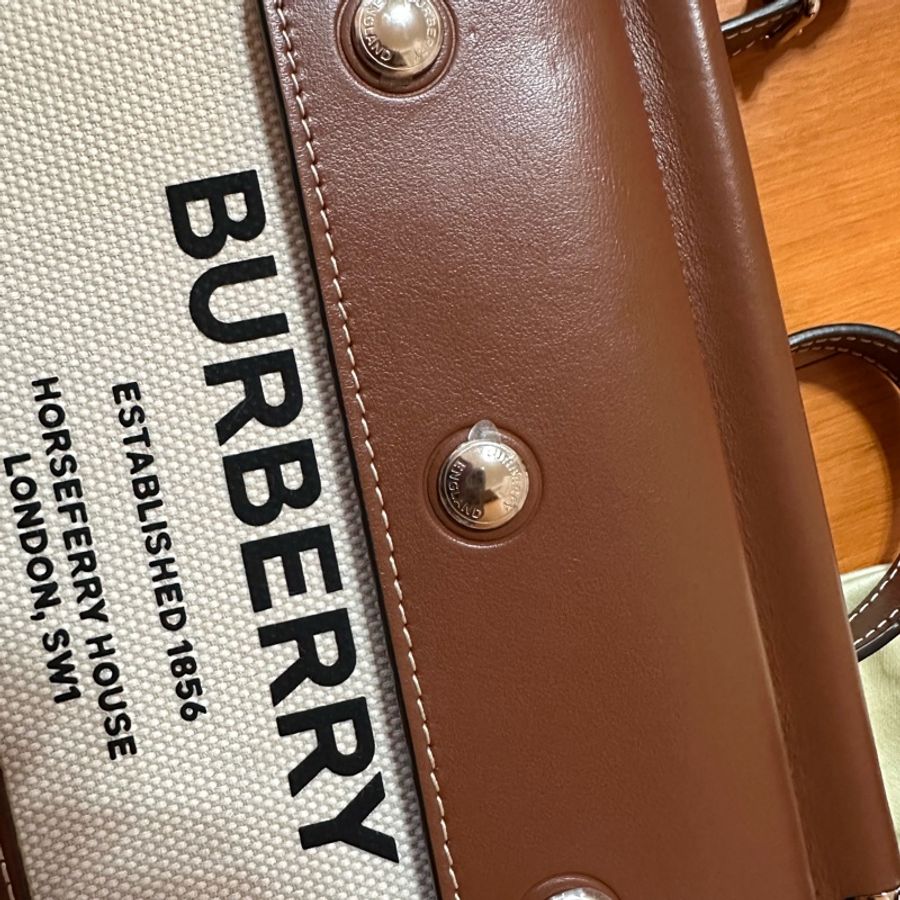BURBERRY 巴寶莉 Horseferry 皮革拚接帆布mini款斜背包(米白x棕)-1