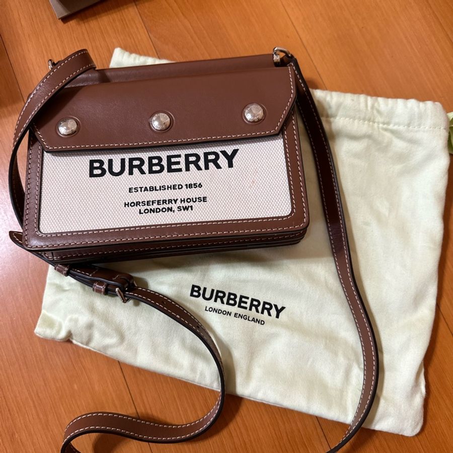 BURBERRY 巴寶莉 Horseferry 皮革拚接帆布mini款斜背包(米白x棕)-16