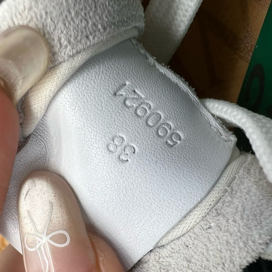 LOEWE羅意威 runner 白 38碼-7