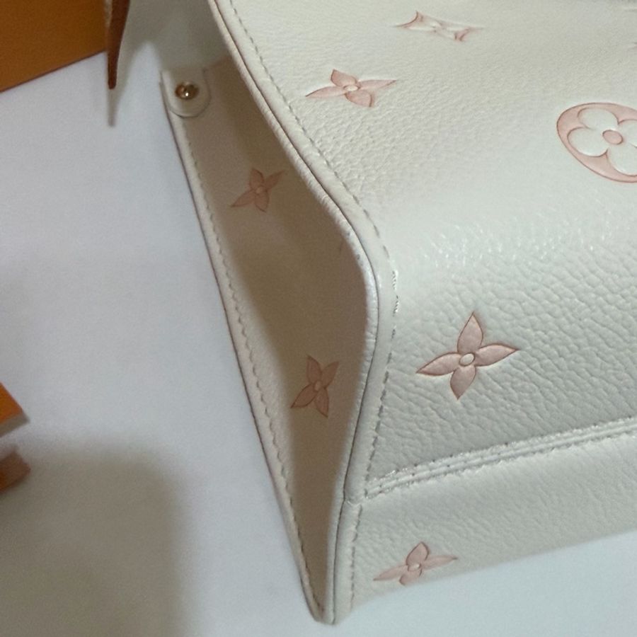 ✨Lv Onthego 限定奶油草莓小號 大全配 有購證99新 送絲巾🤍-9