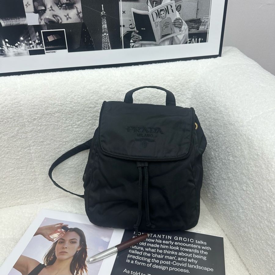【赫蒂國際精品】 Prada 尼龍背包vintage 二手 中古-1