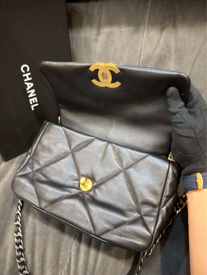 錯過真的會後悔!全新黑金19 Bag 小號來了-9