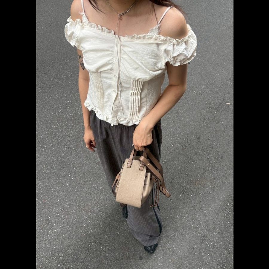 Loewe 黑色皮革mini 斜背吊床包 hammock-4