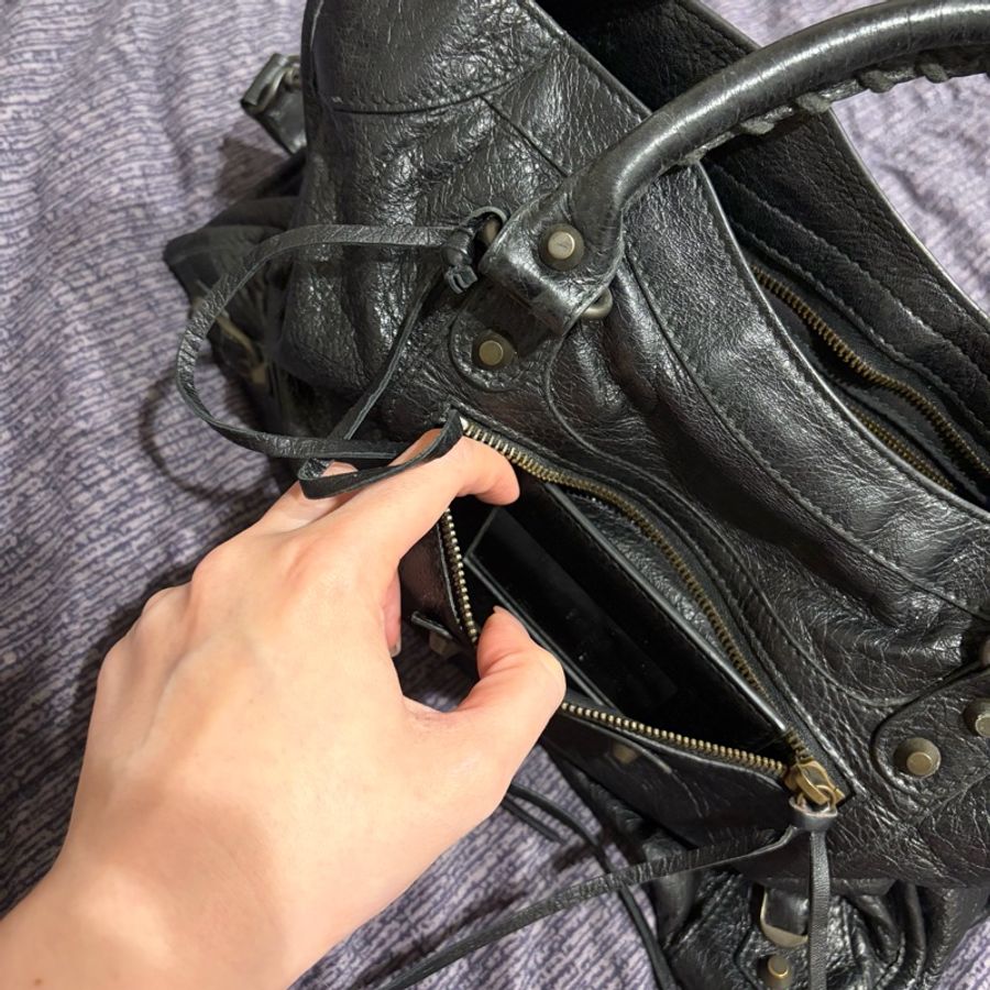 Balenciaga Classic City 黑色機車包|附背帶鏡子|經典停產款 可肩背手拿-26