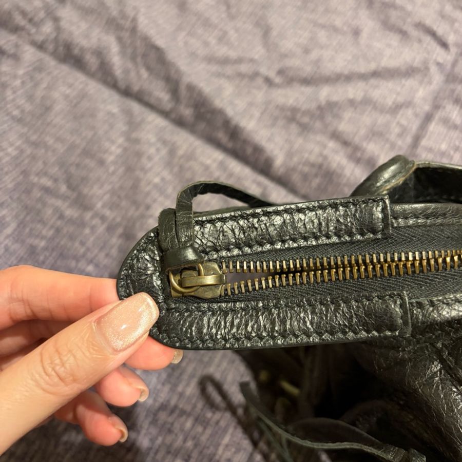 Balenciaga Classic City 黑色機車包|附背帶鏡子|經典停產款 可肩背手拿-36