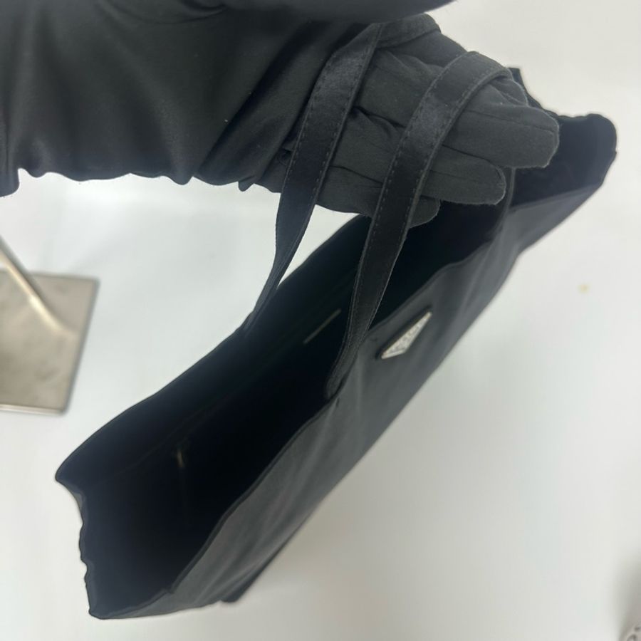 【赫蒂國際精品】 Prada Tessuto 經典黑色尼龍托特包 vintage 二手 中古-9