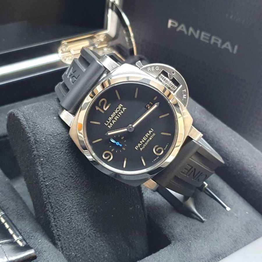 【大眾名錶】PANERAI沛納海 PAM01312 最熱門款 2018/08 菸草三明治面盤 藍色秒針 大眾名錶G340-2