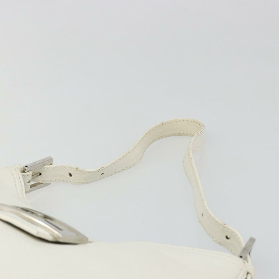 【日本直送】FENDI Mamma Baguette 單肩包,白色銀色皮革,正品編號 185820M-7