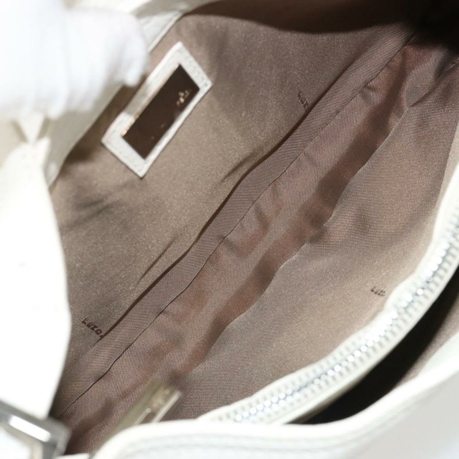 【日本直送】FENDI Mamma Baguette 單肩包,白色銀色皮革,正品編號 185820M-9