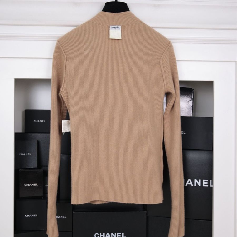 Chanel 96年燕麦色山羊绒侧边金扣滚边半高领针织套头毛衣上衣-9