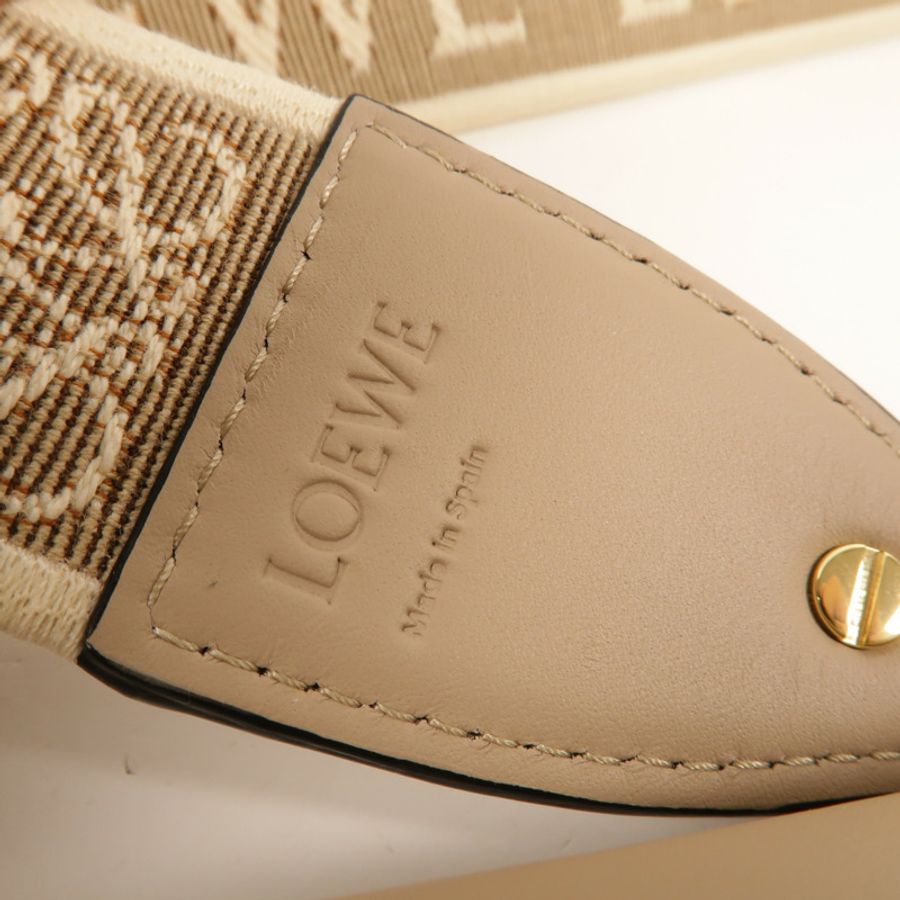 LOEWE 牛皮皮革Mini Gate肩背袋-9