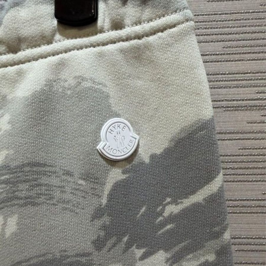 💎Han's house精品服飾💎moncler 聯名 迷彩 長褲-1