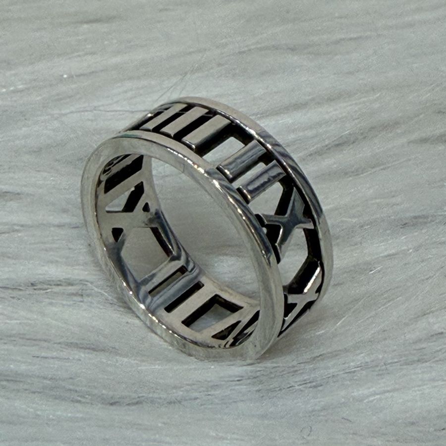 TIFFANY & CO.蒂芬妮 925 鏤空 羅馬數字 18 純銀 戒子 戒 戒指-8