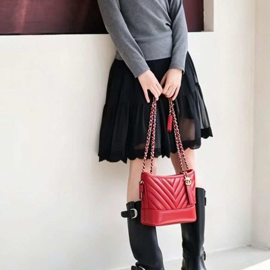 CHANEL香奈兒20C玫紅V紋牛皮流浪包小號🎸附防塵袋-8