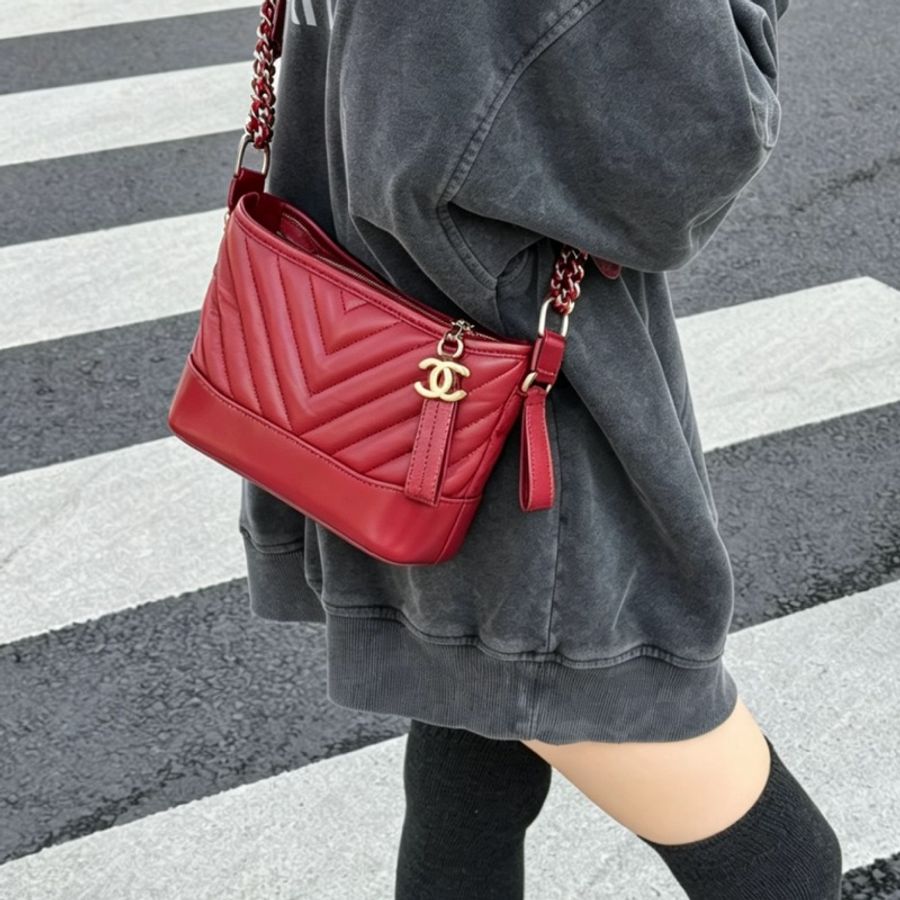 CHANEL香奈兒20C玫紅V紋牛皮流浪包小號🎸附防塵袋-20