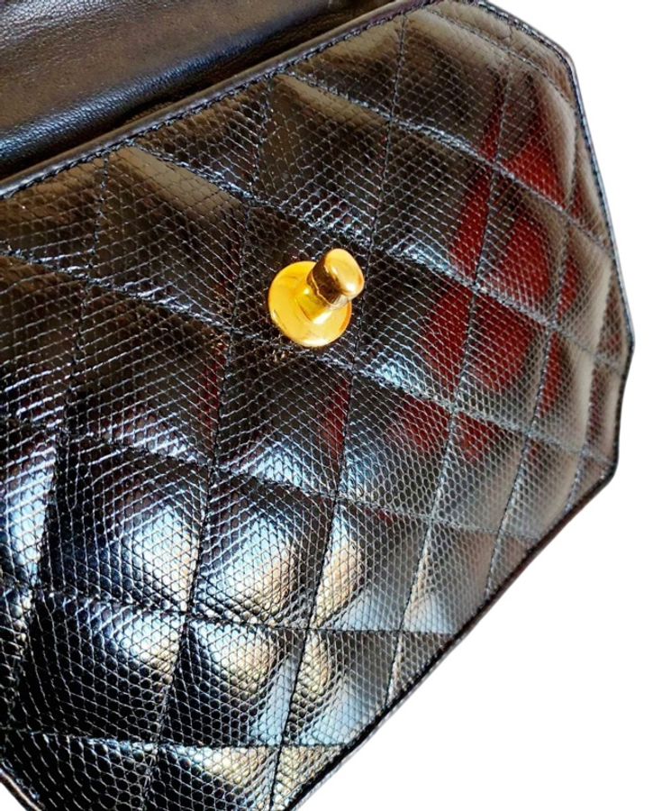 Chanel 黑金特殊皮雙C扣菱格紋鏈條包-5