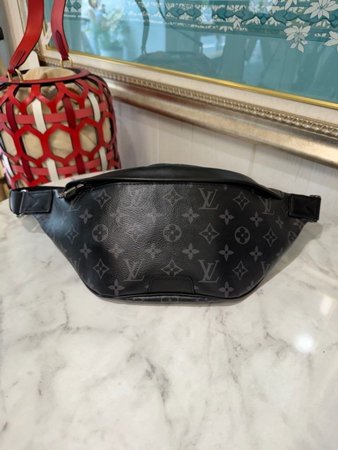LV 黑灰原花Discovery PM銀釦一字拉胸腰包M46035-0