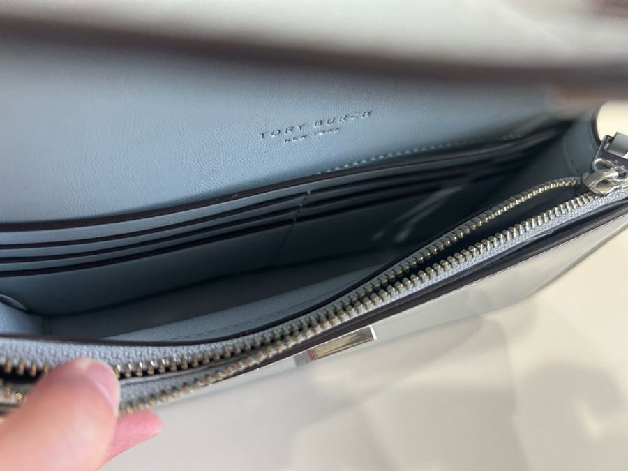 Tory Burch Britten WOC冰川藍珍珠母貝鏈條包-7
