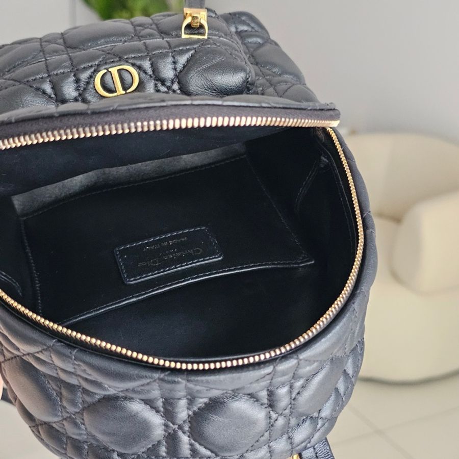 Dior 黑色小後背包-17