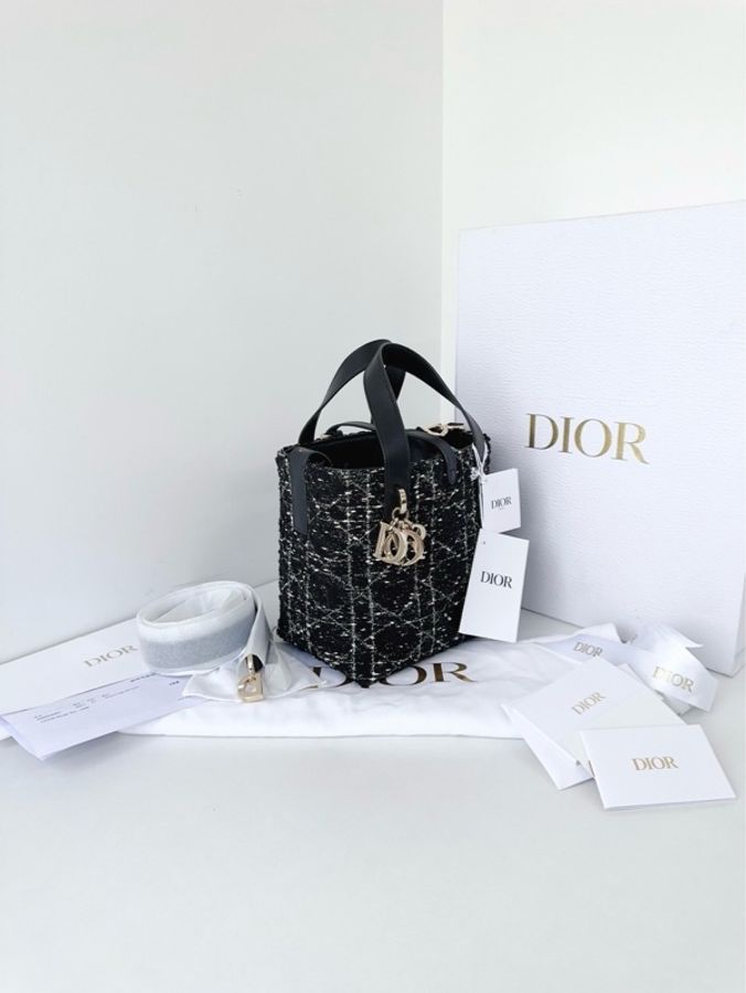 Dior迪奧💜 黑白粗花呢Toujours土著小號菜籃子 新款配色帶斜挎肩帶 99新✨全配購證✅ 尺寸:17*19*12-5