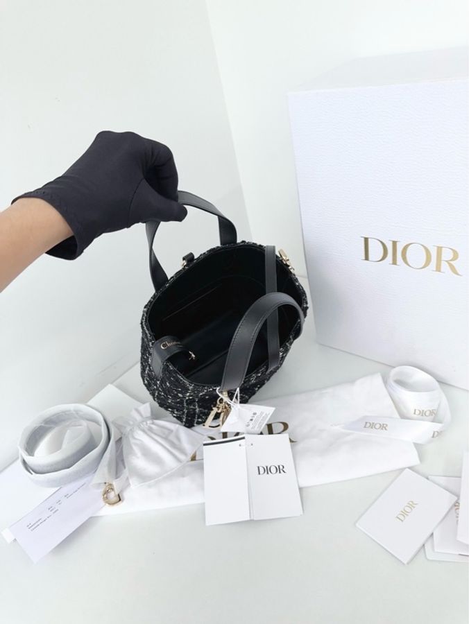 Dior迪奧💜 黑白粗花呢Toujours土著小號菜籃子 新款配色帶斜挎肩帶 99新✨全配購證✅ 尺寸:17*19*12-8