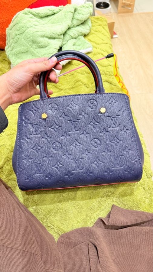 LOUIS VUITTON 蒙田牛皮壓紋 手提 側背包 藍-0