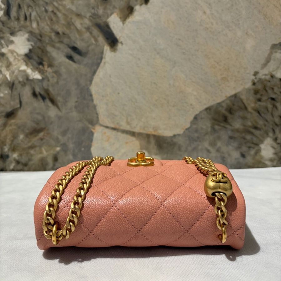 CHANEL 乾燥玫瑰粉金鍊愛心調節 CF-18-4