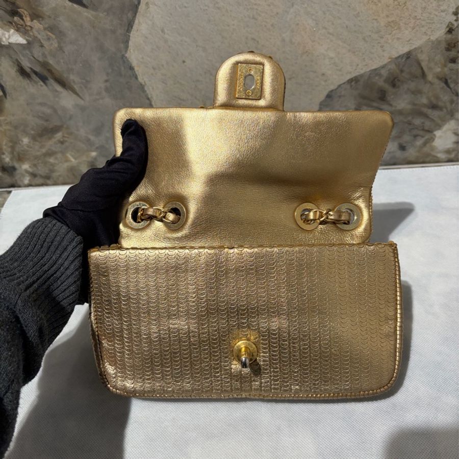 Chanel 羊皮圓弧皮面造型COCO包-7