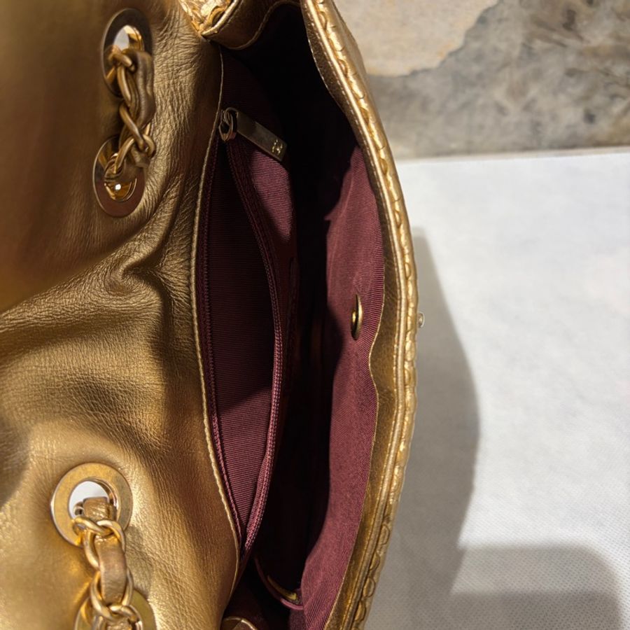 Chanel 羊皮圓弧皮面造型COCO包-8