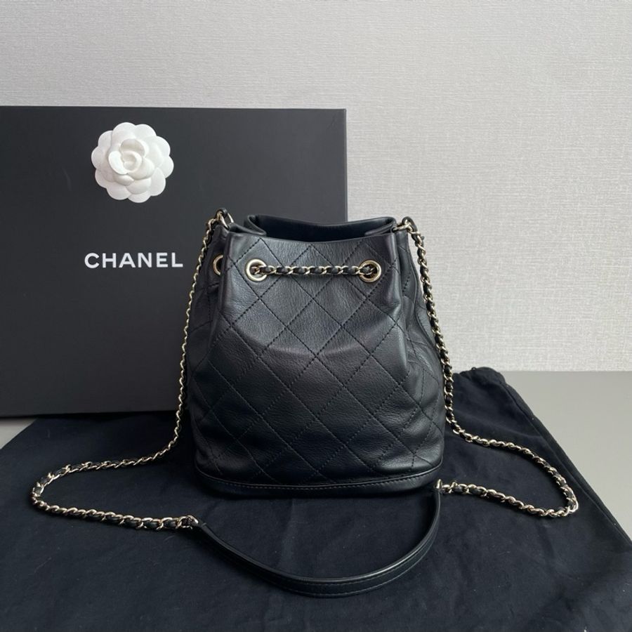 💎Chanel香奈兒|黑金紐約系新款皮穿鏈|牛皮抽繩 mini小水桶|98新28開無卡-4