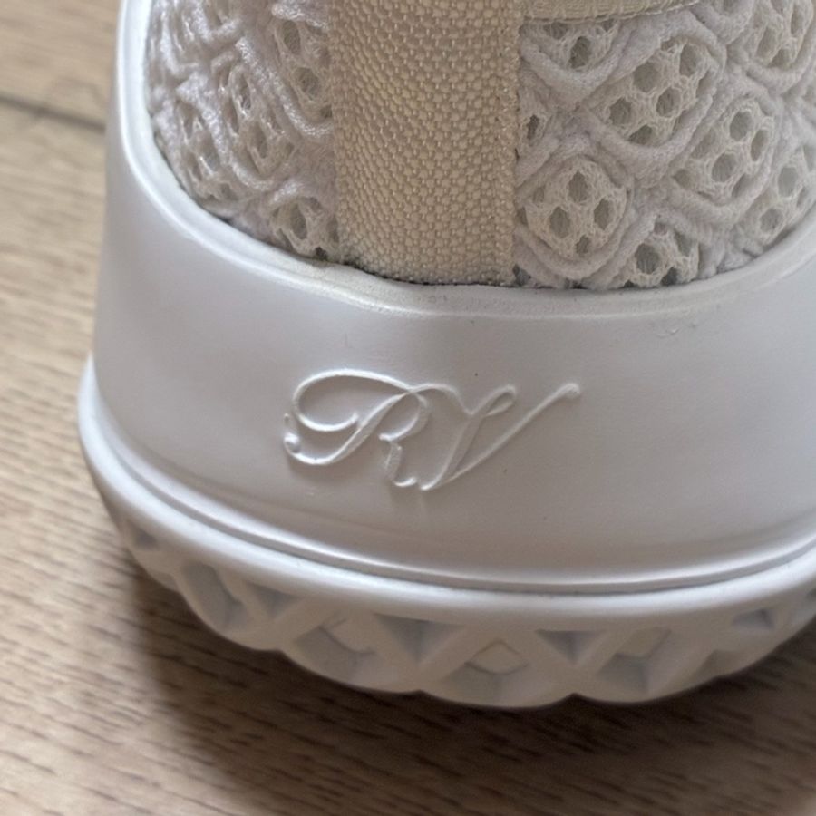 Roger Vivier 鑽扣白色運動鞋-6