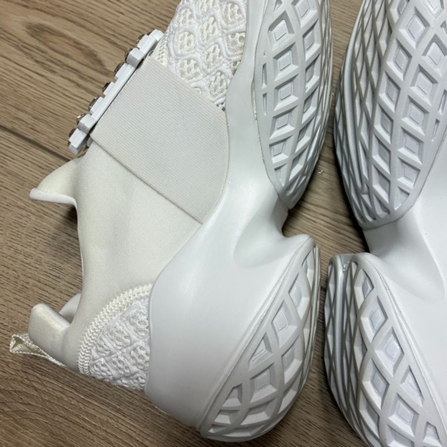 Roger Vivier 鑽扣白色運動鞋-20