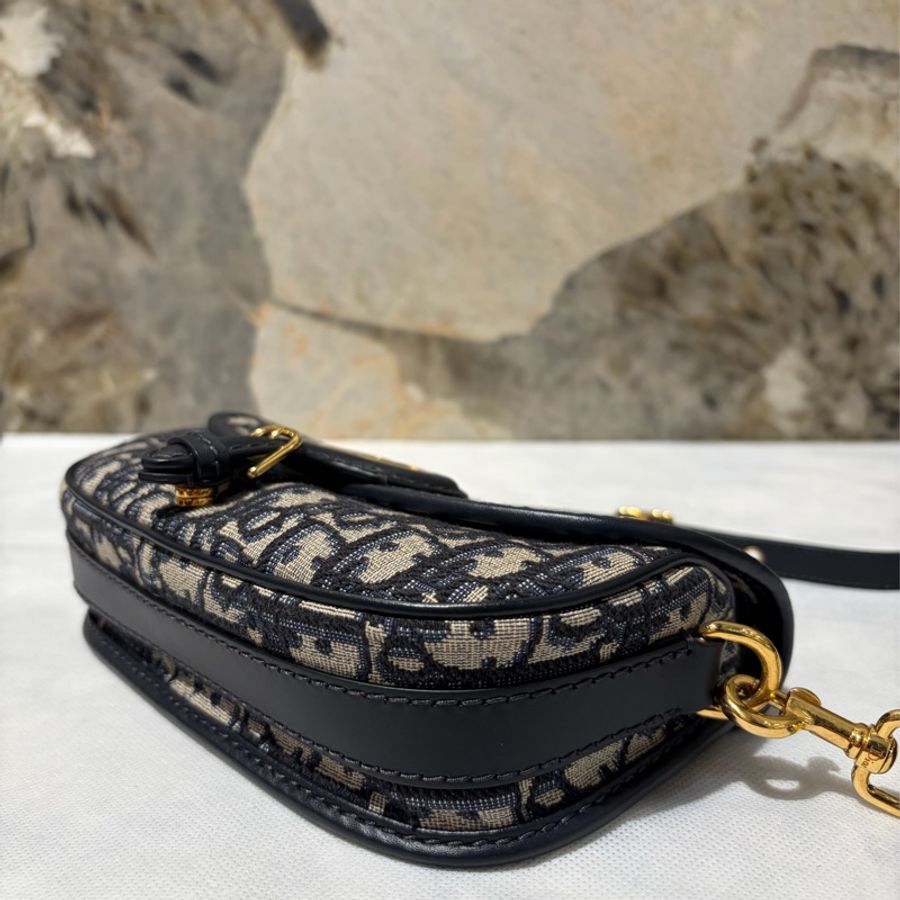 DIOR 藍緹花布金釦BOBBY EAST WEST斜背包-4