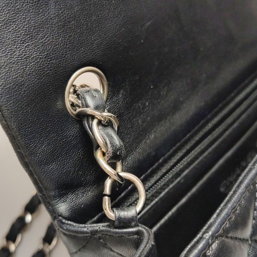 Chanel Classic Flap 經典款大mini羊皮菱格絎縫雙C扣皮穿鏈斜背包-12