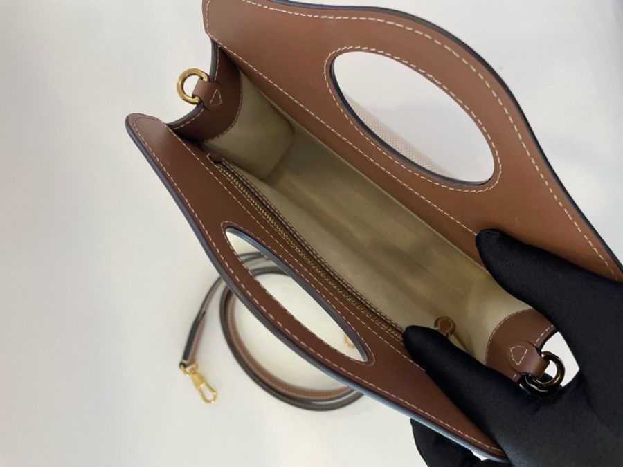 Burberry/巴宝莉 帆布邮差包pocket 焦糖色配黑字logo-9