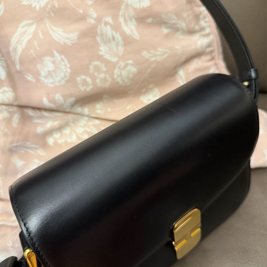 A.P.C. Grace 小號 單肩包 法國簡約時尚品牌 黑色光滑牛皮 皮革 經典款 空姐包 手袋 側斜包 孭背包 手提包 單肩包 包包 沙漏包 A.P.C. Grace bag black box leather-7
