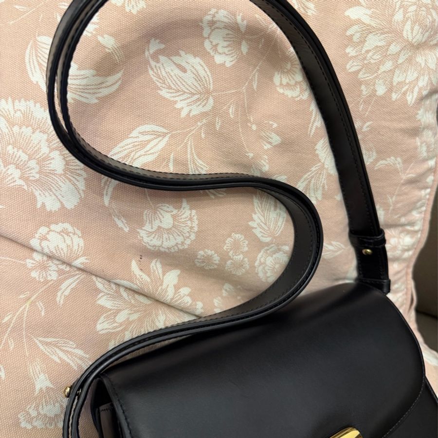 A.P.C. Grace 小號 單肩包 法國簡約時尚品牌 黑色光滑牛皮 皮革 經典款 空姐包 手袋 側斜包 孭背包 手提包 單肩包 包包 沙漏包 A.P.C. Grace bag black box leather-17